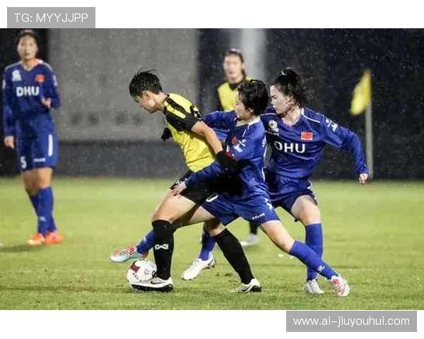 以足球队半场站位为核心深入解析比赛攻守转换关键要点实战应用探讨